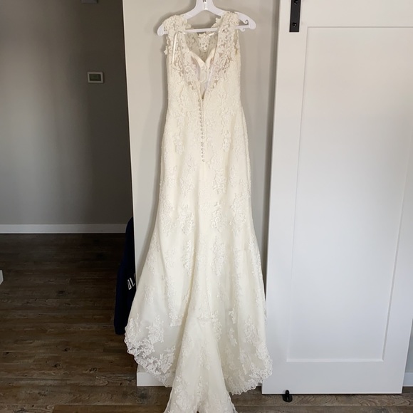 Stella York wedding dress - Picture 2 of 7